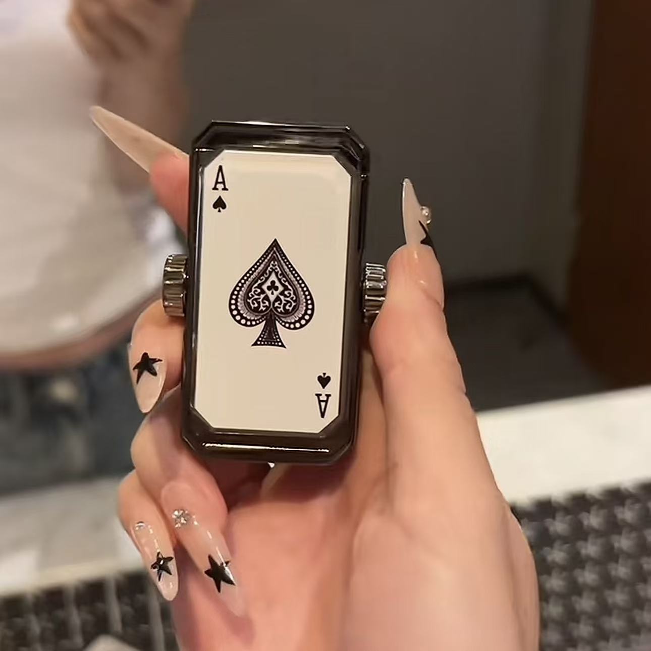 Creative Ace of Spades Spinning Top Lighter - A Gift for Boyfriend or Girlfriend